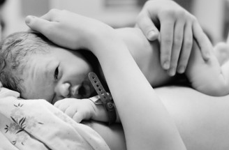 Vyvolaný pôrod: Kedy je nevyhnutný a aké sú jeho riziká?